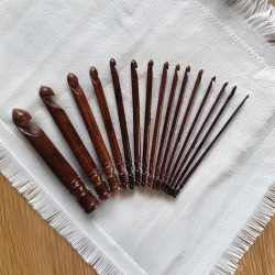 Crochet Hooks Set of 15 (3.5mm-25 mm)  Wooden Yarn Crochet Hooks for Knitting & Crocheting